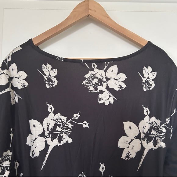 BLOOMCHIC Floral Print V Neck Ruffle Ruched T-shirt - Picture 4 of 11